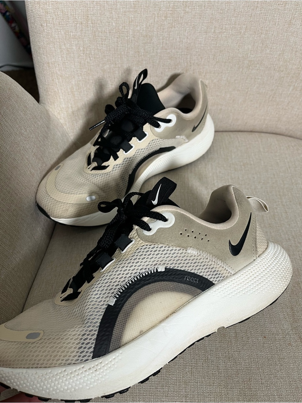 Nike SIZE 8✨ React Escape Beige and Black Running Shoes